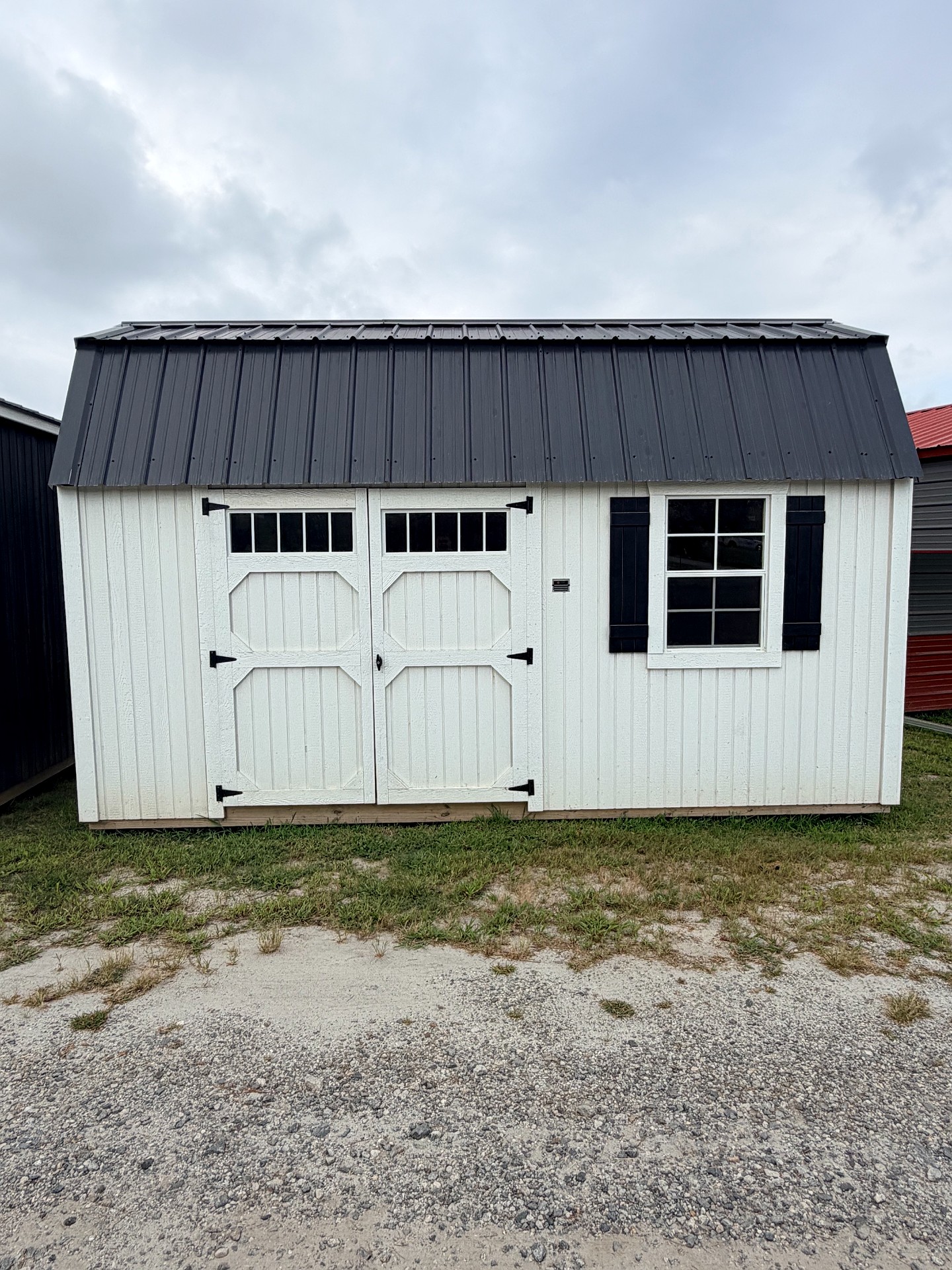 8x16 Side Lofted Barn at Graceland of Cumming