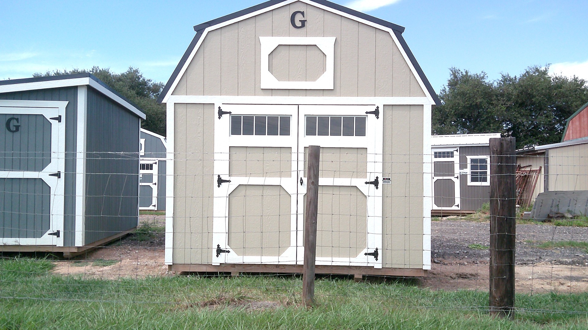 10x12 Lofted Barn at Hill  Top Sales