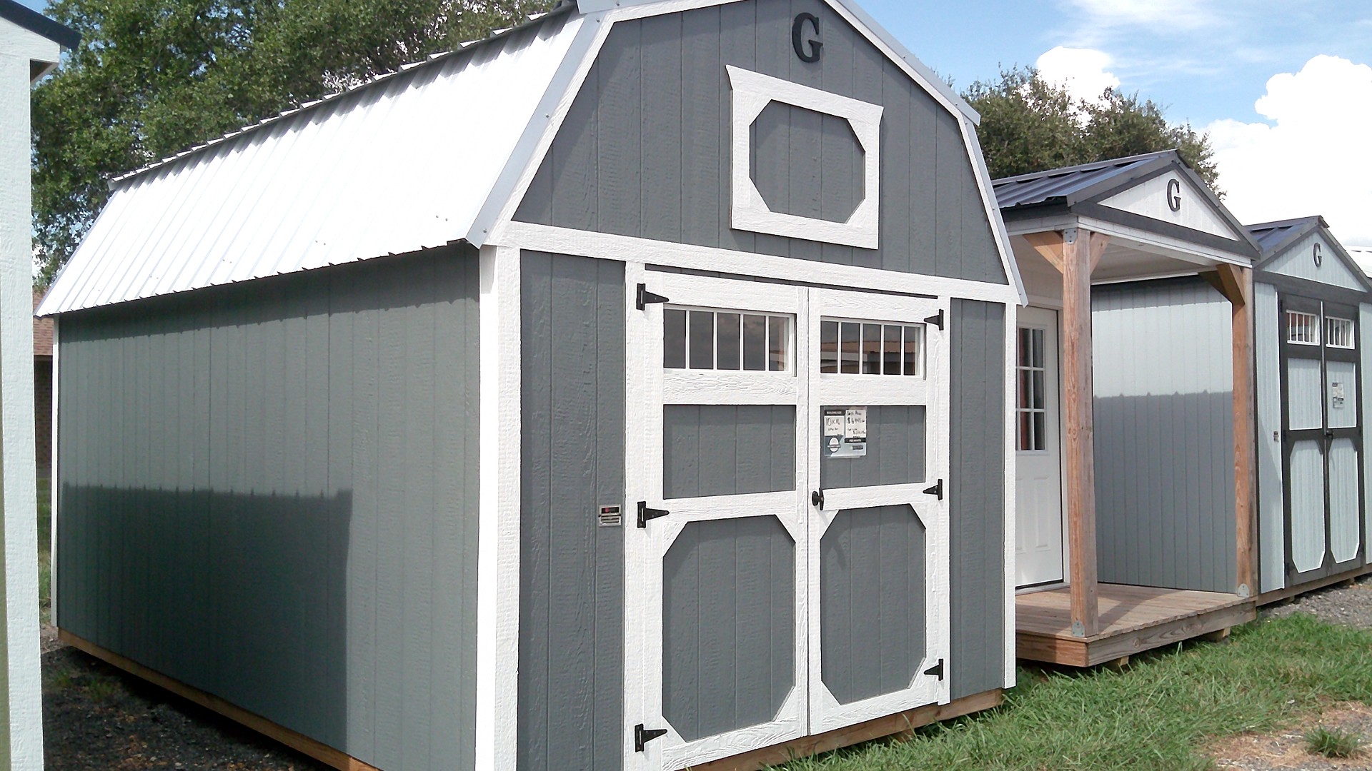 10x16 Lofted Barn at Hill  Top Sales
