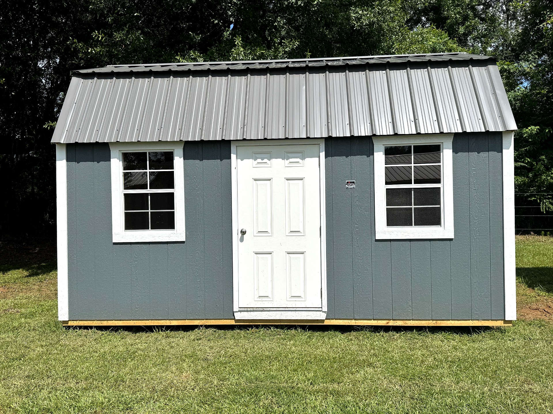 10x16 Side Lofted Barn at Southern Ag Equipment, LLC - Saint Francisville, Louisiana