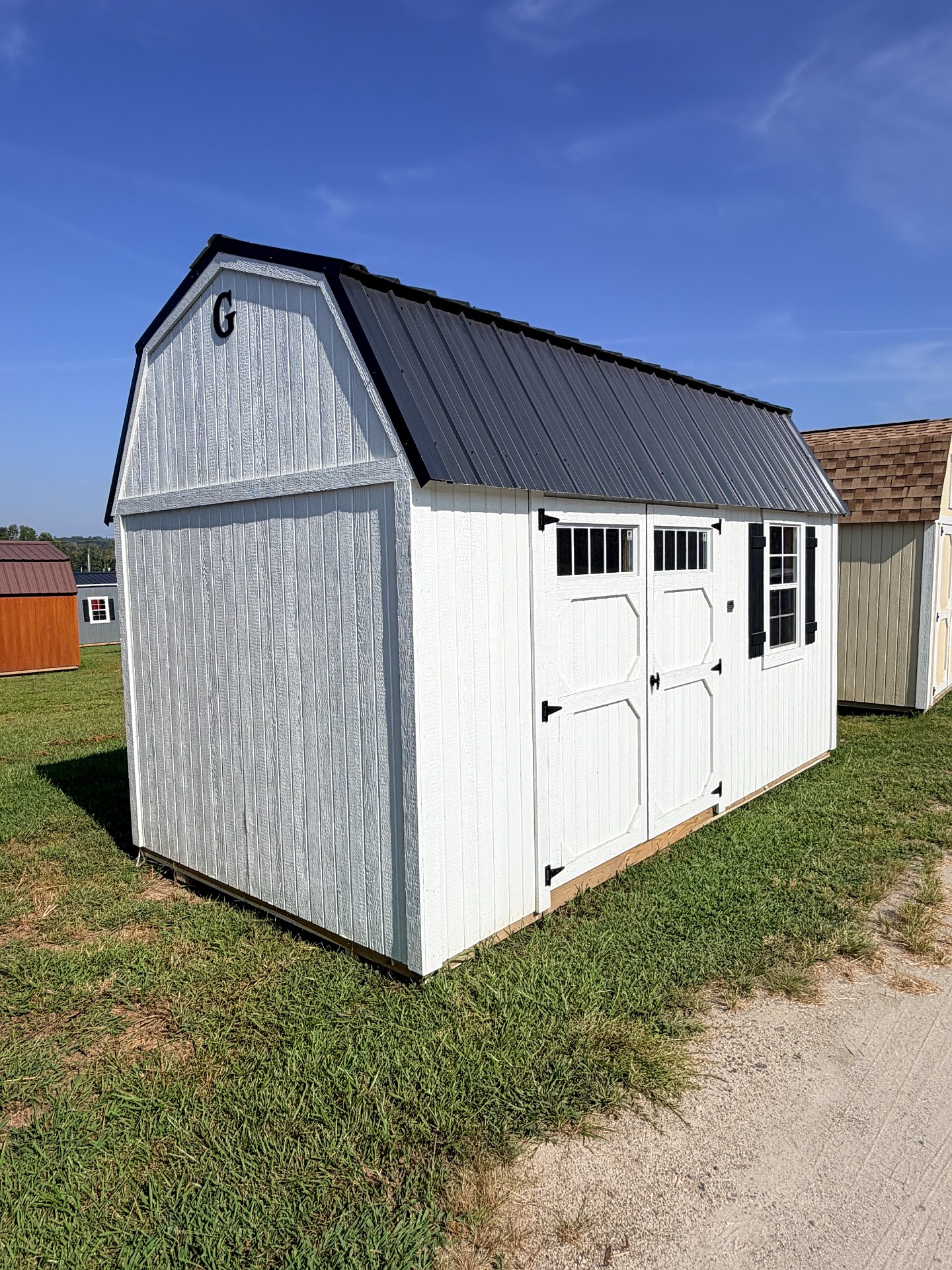 8x16 Side Lofted Barn at Graceland of Cumming