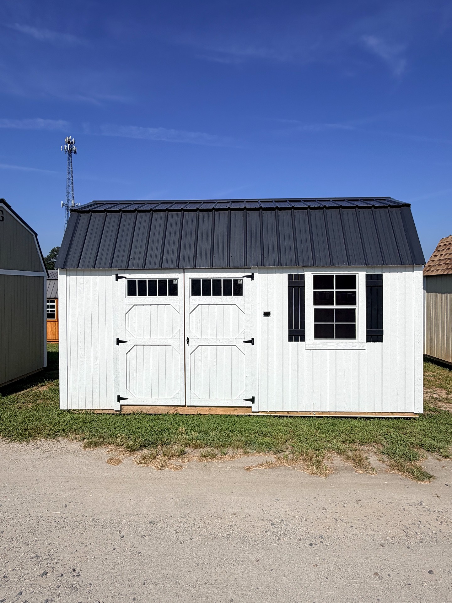 8x16 Side Lofted Barn at Graceland of Cumming