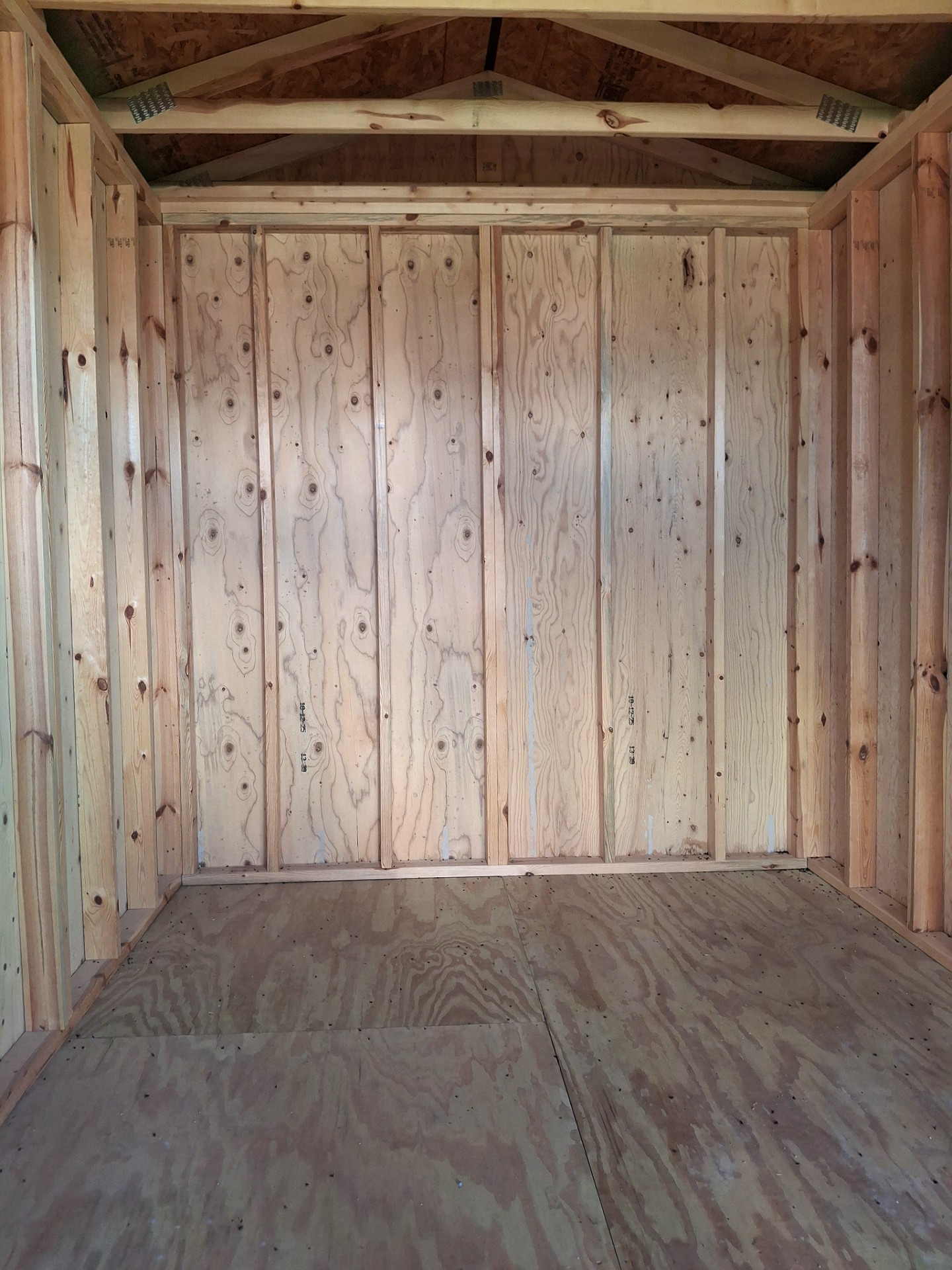 8x12 Utility Shed at Kirbyville Lot - Essex Bros